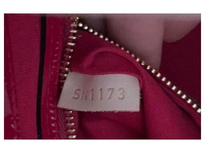 Sac à main Louis Vuitton Catalina PM Cuir Vernis Fuchsia Fuschia - vue 5