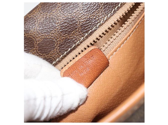 Céline Borsa a Spalla in Tela Macadam CELINE in Pelle PVC Marrone Oro Auth 164024 D'oro - vista 12