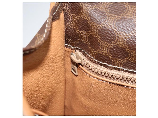 Céline Borsa a Spalla in Tela Macadam CELINE in Pelle PVC Marrone Oro Auth 164024 D'oro - vista 24