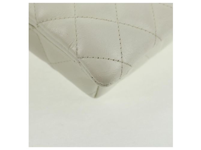 Sac à épaule CHANEL Matelassé Cambon en cuir blanc et noir CC Auth BA9742V - vue 17
