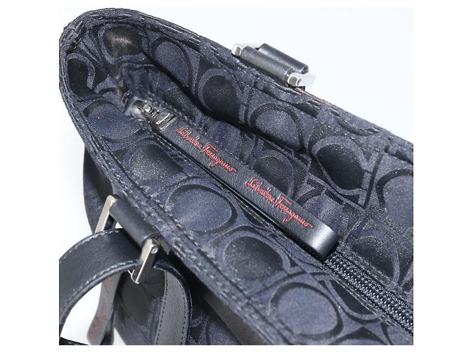 Salvatore Ferragamo Borsa Tote Gancini in Nylon Nero Argento Auth gh1671 - vista 10