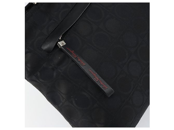Salvatore Ferragamo Borsa Tote Gancini in Nylon Nero Argento Auth gh1671 - vista 17