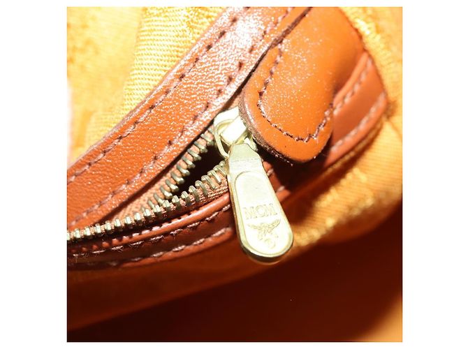 Borsa Boston Vicetos Logogram MCM in pelle PVC marrone e oro Auth 164740 D'oro - vista 20
