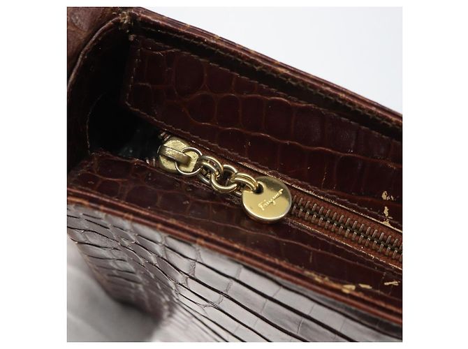 Borsa a spalla Gancini Salvatore Ferragamo in pelle embossata Marrone Oro Auth 162573 D'oro - vista 10