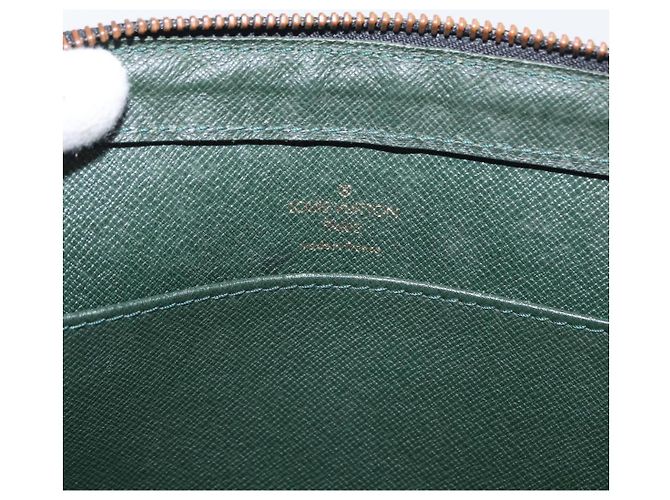 LOUIS VUITTON Clutch Taiga Baikal Epicea M30184 LV Auth ka1986 - vista 9