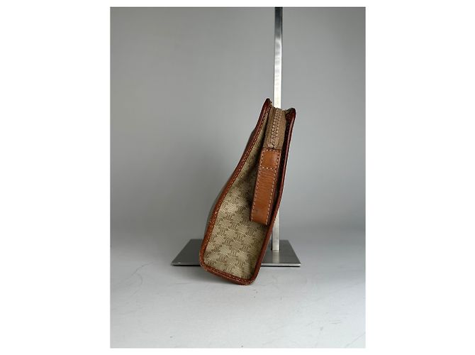 Céline Clutch in pelle monogramma Triomphe Celine Paris vintage beige marrone - vista 4