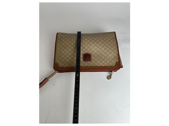 Céline Clutch in pelle monogramma Triomphe Celine Paris vintage beige marrone - vista 8