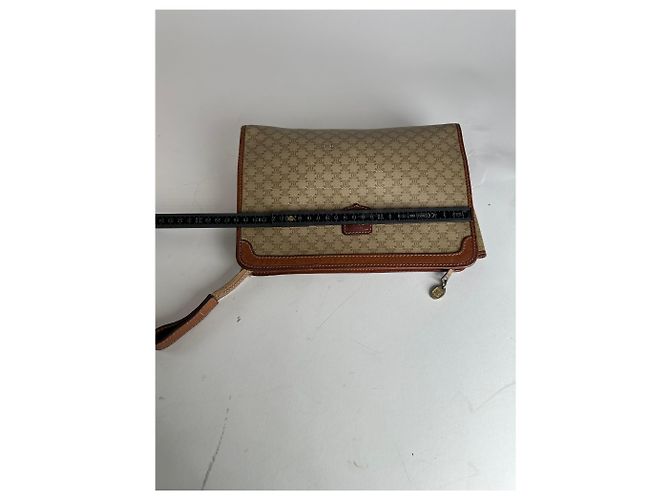 Céline Clutch in pelle monogramma Triomphe Celine Paris vintage beige marrone - vista 9
