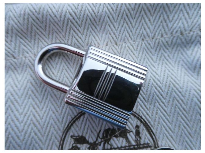 Catenaccio Hermès in acciaio argentato palladiato per borse Hermès Kelly, Birkin - vista 5
