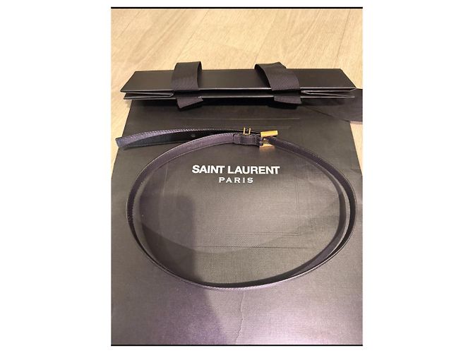 Yves Saint Laurent Schmale schwarze Leder-Gürtel von Saint Laurent - Ansicht 8