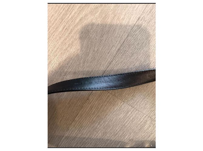 Yves Saint Laurent Schmale schwarze Leder-Gürtel von Saint Laurent - Ansicht 9