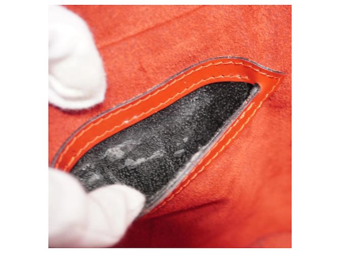 Epi Cannes Handtasche von Louis Vuitton Rot - Ansicht 7