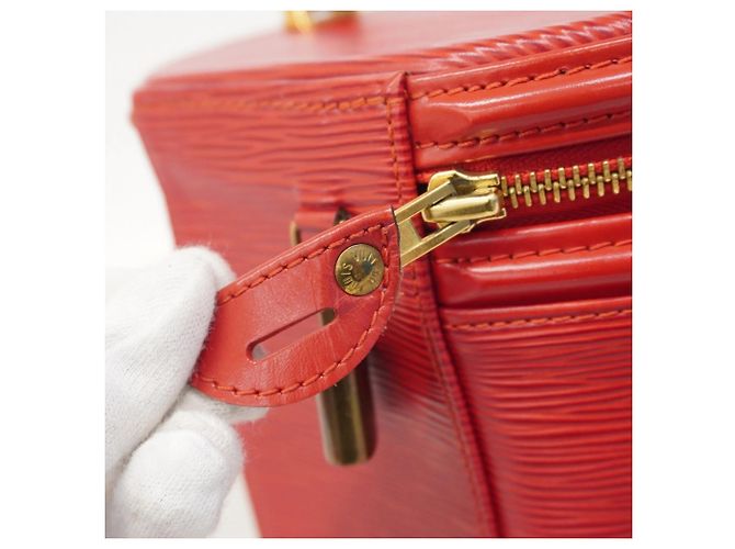 Epi Cannes Handtasche von Louis Vuitton Rot - Ansicht 8