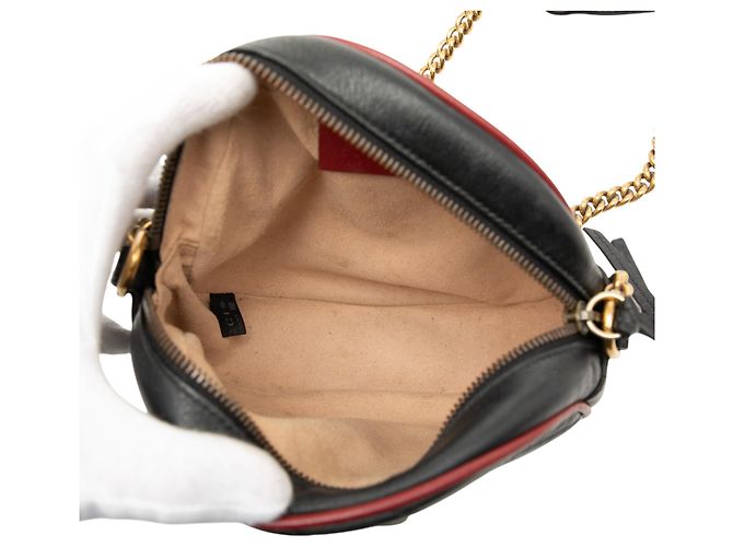 Gucci Mini GG Marmont in pelle nera matelassé Torchon rotondo a tracolla Nero - vista 4