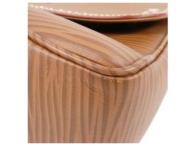 Borsa a Spalla Montsouris XL Epi Louis Vuitton Marrone Beige Cognac - vista 3