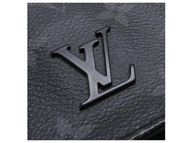 Borsa a spalla District PM Monogram Eclipse di Louis Vuitton Nero - vista 4