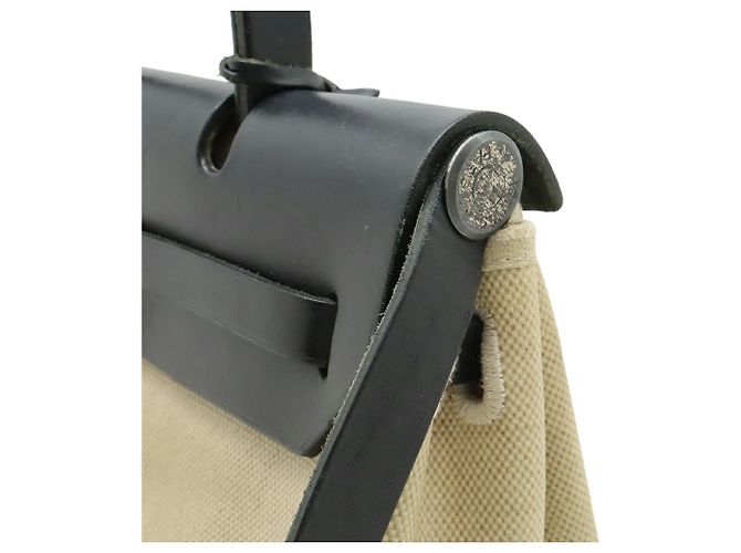 Borsa a mano/sacchetto a spalla Hermès Air Bag PM Nero Beige Giallo - vista 5