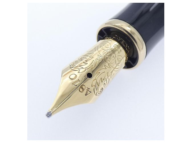 Pluma fuente Montblanc Marquise de Pompadour Au750 Blanco Dorado - vista 3