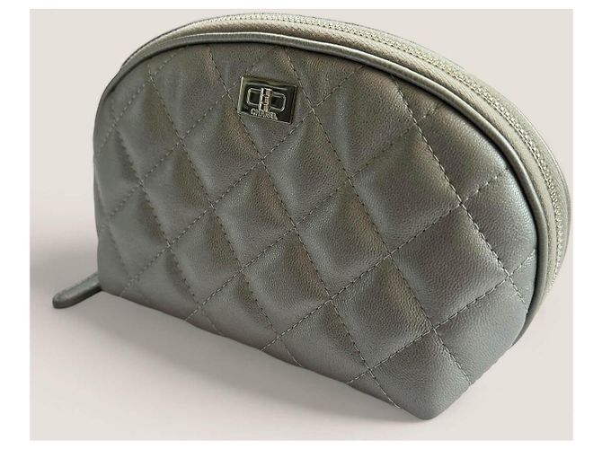 Kosmetiktasche Chanel 2.55/Reissue Silber - Ansicht 12