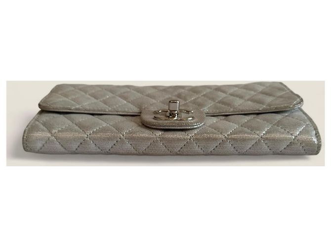 Timeless Clutch Chanel East West con catena argento - vista 3