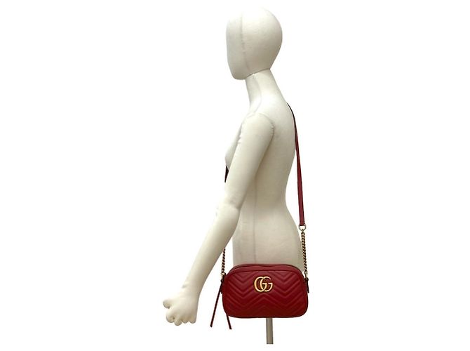 Borsa a spalla mini in pelle trapuntata GG Marmont di Gucci Rosso - vista 2
