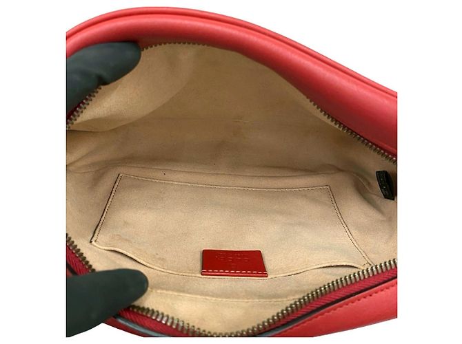 Borsa a spalla mini in pelle trapuntata GG Marmont di Gucci Rosso - vista 9