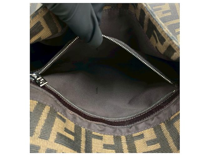Borsa semi-a-spalla FENDI Mamma Bucket Zucca FF Marrone - vista 10