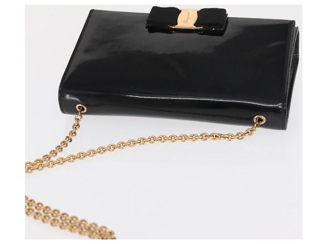 Borsa Vala Chain di Salvatore Ferragamo in pelle verniciata nera e oro Auth hk3377 Nero D'oro - vista 6