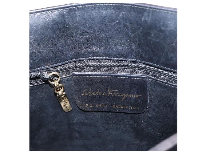 Borsa a spalla a catena Salvatore Ferragamo in pelle nera e oro Auth 149911 Nero D'oro - vista 14