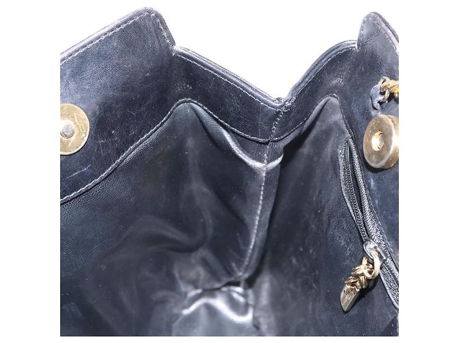 Borsa a spalla a catena Salvatore Ferragamo in pelle nera e oro Auth 149911 Nero D'oro - vista 16