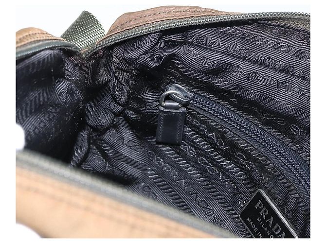 Borsa a Spalla Prada in Nylon Marrone Auth hk3352 - vista 20