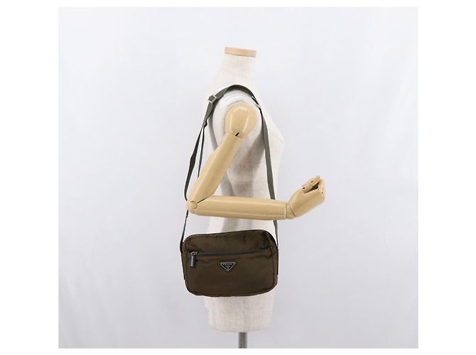 Borsa a Spalla Prada in Nylon Marrone Auth hk3352 - vista 24