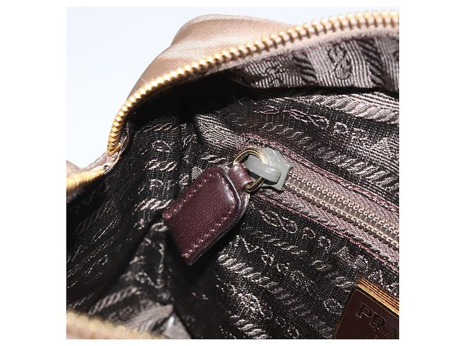 Borsa a Spalla con Catena Prada in Nylon Marrone Oro Auth bs33167 D'oro - vista 21
