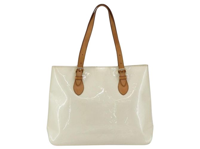 LOUIS VUITTON Sac à épaule Brentwood Monogram Vernis Perle M91512 LV Auth 170681 - vue 2