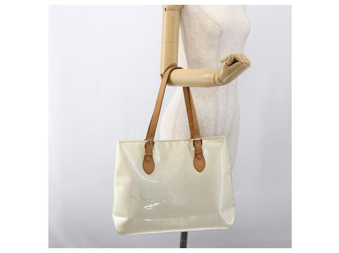 LOUIS VUITTON Sac à épaule Brentwood Monogram Vernis Perle M91512 LV Auth 170681 - vue 21