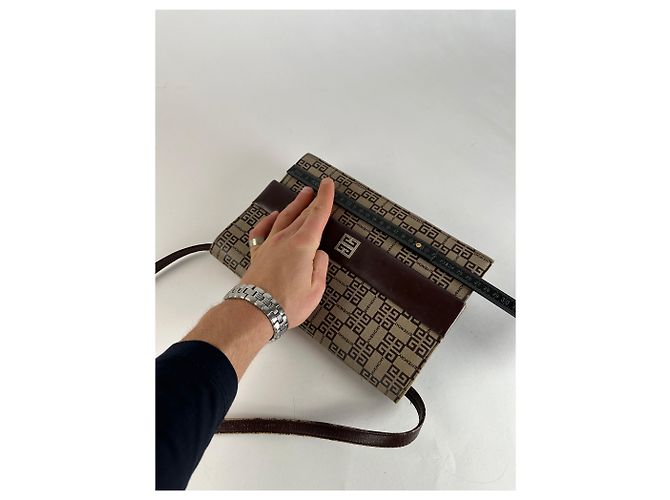 Bolso multiway de cuero monograma vintage Givenchy gris marrón Castaño - vista 5