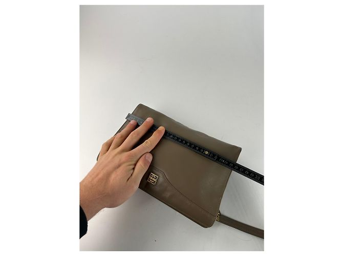 Vintage Givenchy Logo Leder Clutch Grau - Ansicht 8