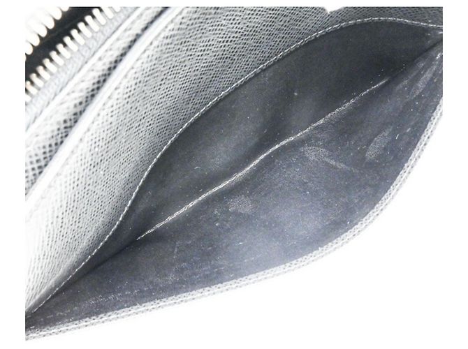 Bolso de mano de cuero Taiga Baikal de Louis Vuitton Negro Gris - vista 10