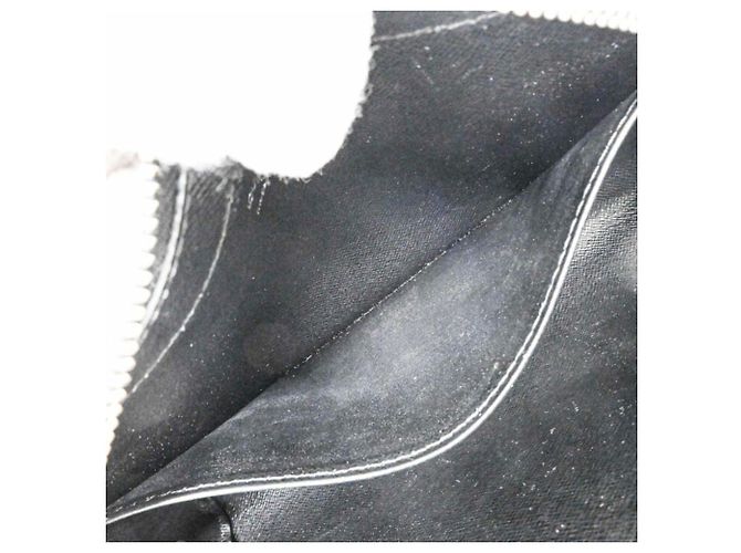 Bolso de mano de cuero Taiga Baikal de Louis Vuitton Negro Gris - vista 13