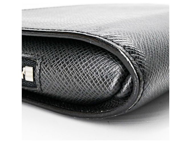 Bolso de mano de cuero Taiga Baikal de Louis Vuitton Negro Gris - vista 6