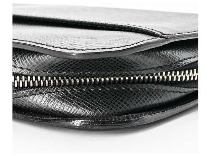 Bolso de mano de cuero Taiga Baikal de Louis Vuitton Negro Gris - vista 7