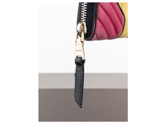 Cartera con cremallera acolchada Miu Miu de los 2000 Amarillo - vista 6