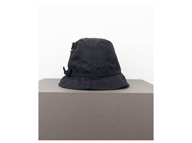 Sombrero bucket con logo triangular de strass Prada de los 2000 Negro - vista 5
