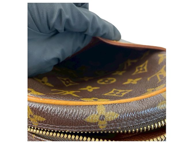 Bolsa de ombro mini Pochette Monogram Danube em couro Louis Vuitton Marrom - vista 10