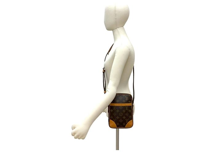 Bolsa de ombro mini Pochette Monogram Danube em couro Louis Vuitton Marrom - vista 2