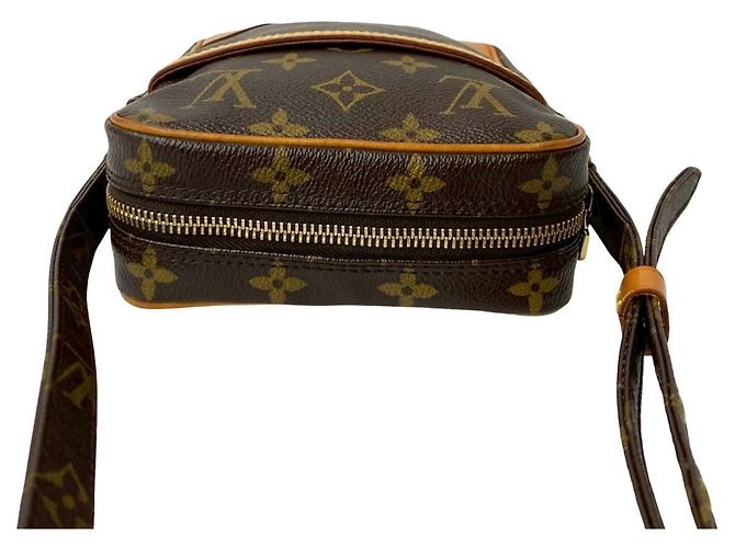 Bolsa de ombro mini Pochette Monogram Danube em couro Louis Vuitton Marrom - vista 4