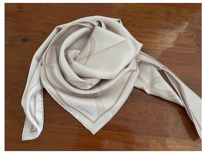 Cartier Seidenschal Beige mit Rippenmuster - Ansicht 2