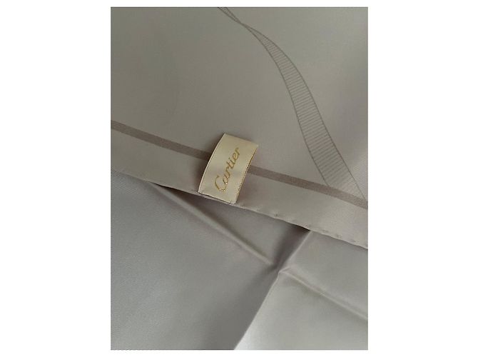 Cartier Seidenschal Beige mit Rippenmuster - Ansicht 4
