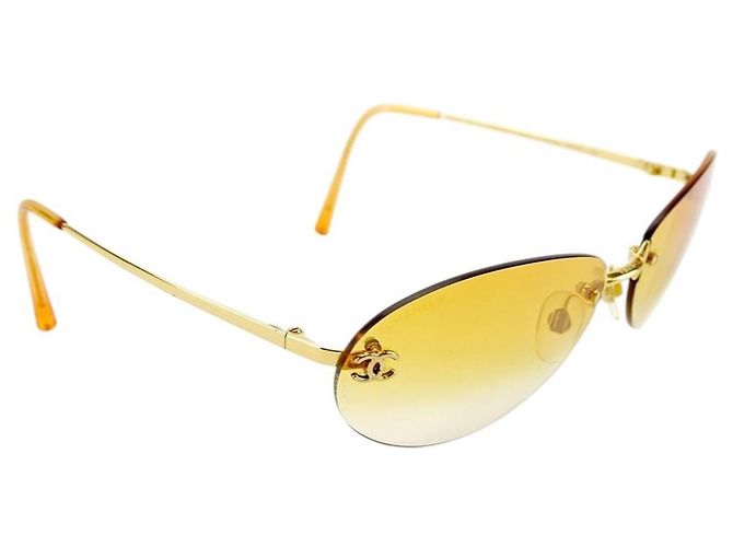 Occhiali da sole arancioni con logo CC dorato Chanel 4013 D'oro Arancione - vista 3