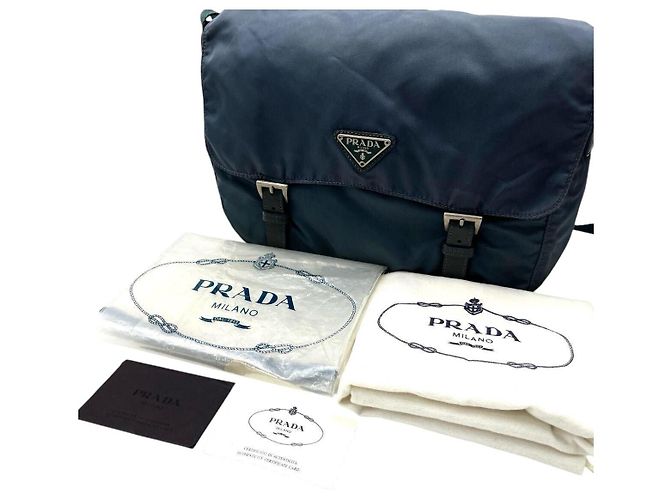 Borsa a tracolla incrociata in nylon blu navy con logo Prada - vista 3